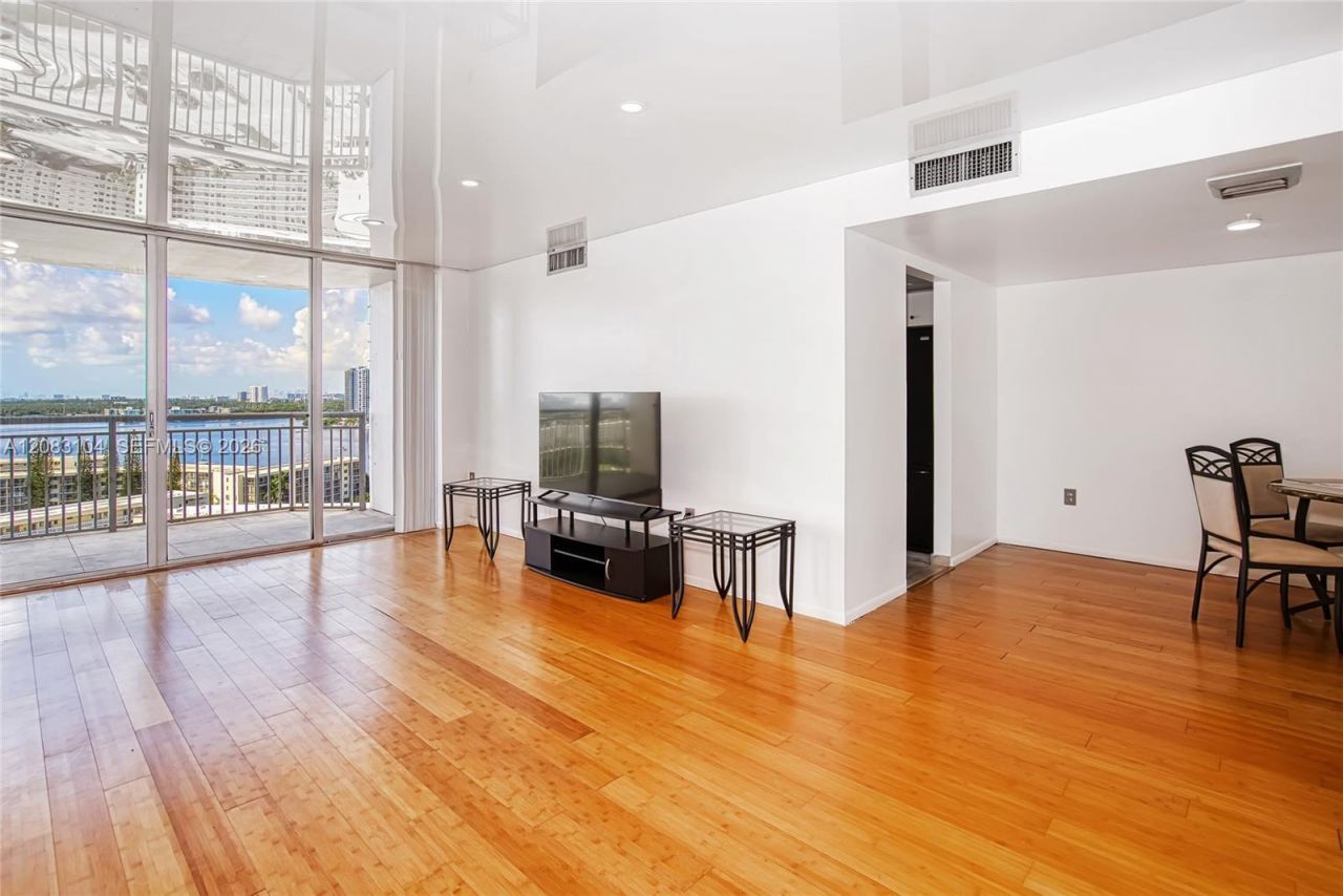 18021 Biscayne Blvd , Unit 1604, Aventura, FL 33160 Photo