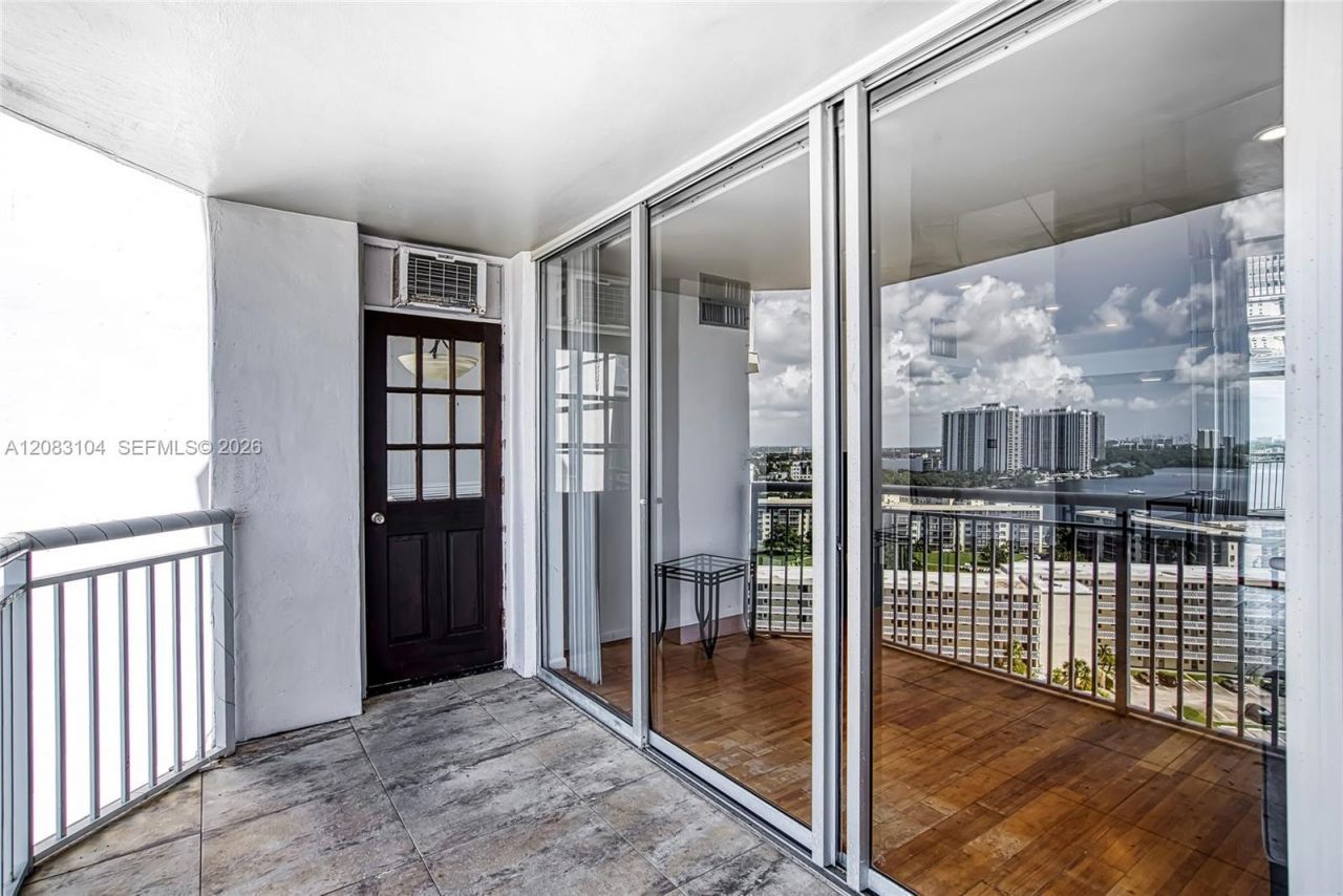 18021 Biscayne Blvd , Unit 1604, Aventura, FL 33160 Photo