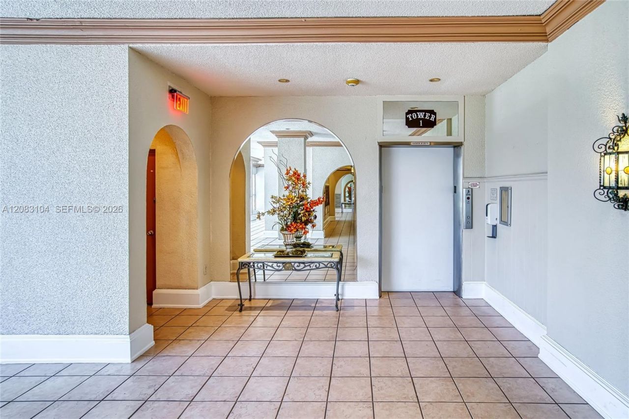 18021 Biscayne Blvd , Unit 1604, Aventura, FL 33160 Photo
