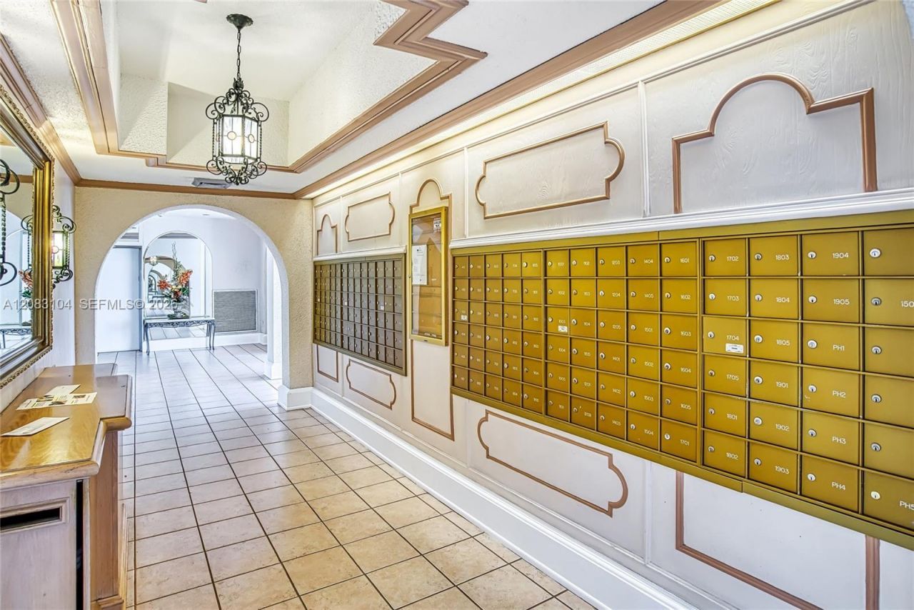 18021 Biscayne Blvd , Unit 1604, Aventura, FL 33160 Photo