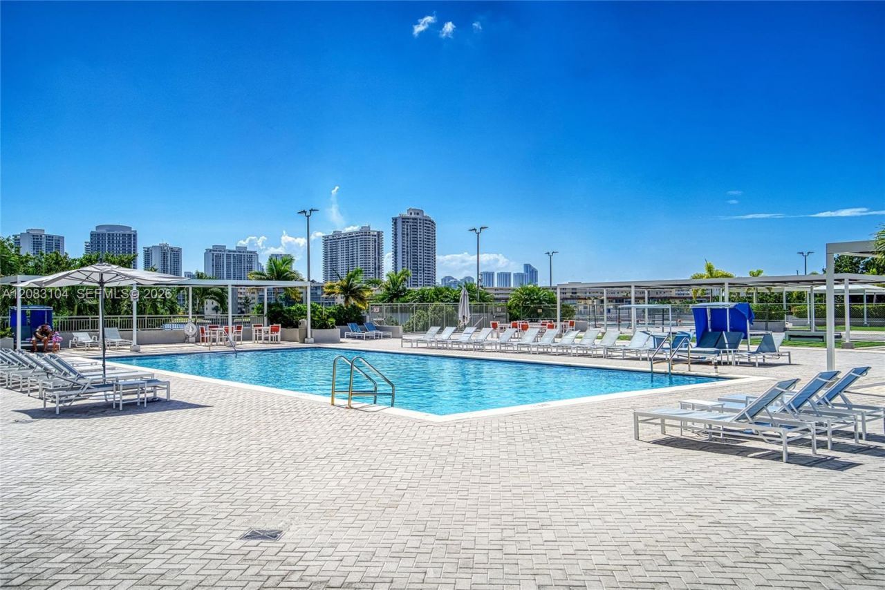 18021 Biscayne Blvd , Unit 1604, Aventura, FL 33160 Photo