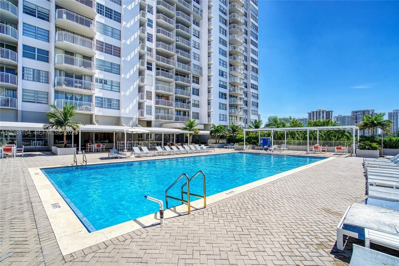 18021 Biscayne Blvd , Unit 1604, Aventura, FL 33160 Photo
