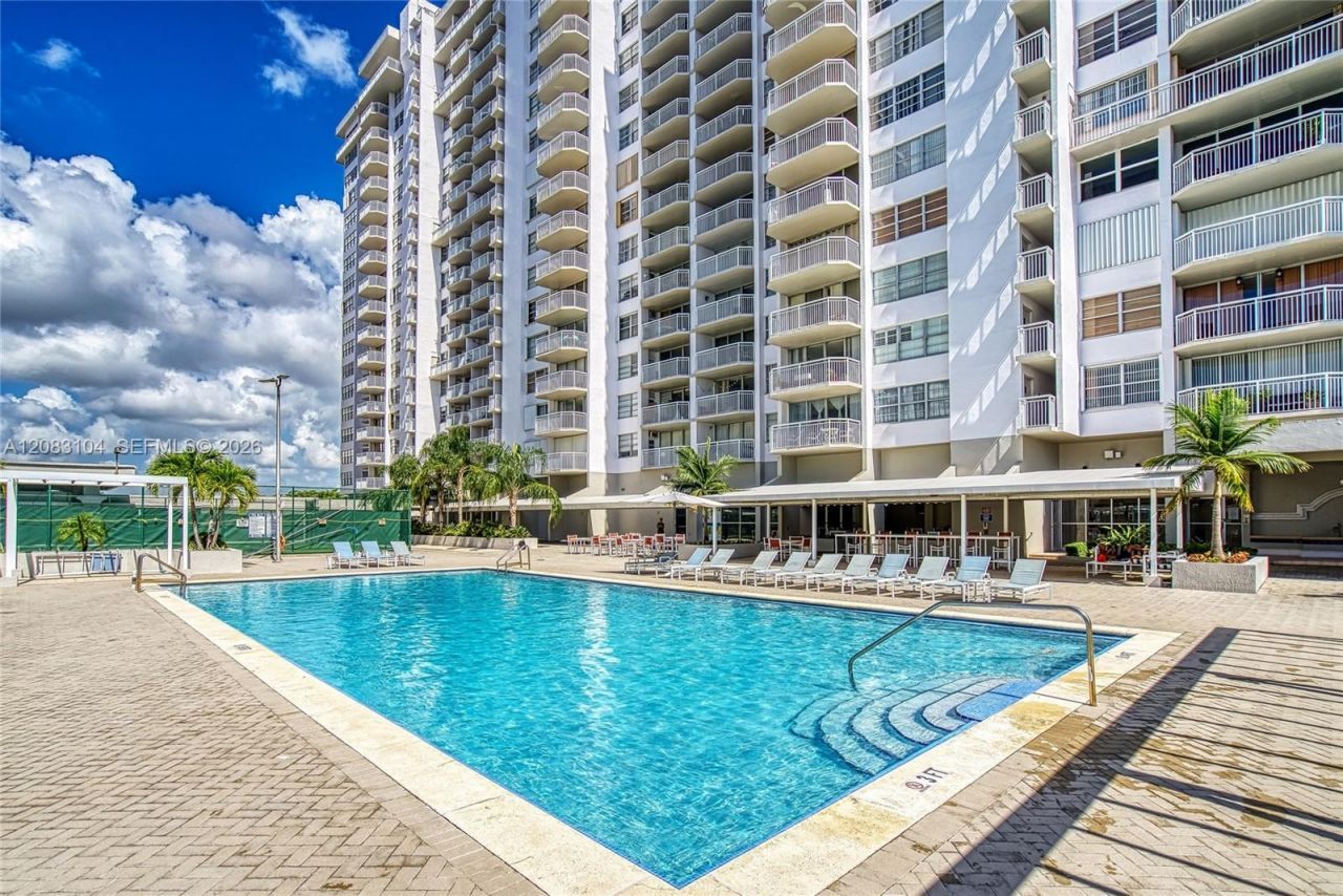 18021 Biscayne Blvd , Unit 1604, Aventura, FL 33160 Photo