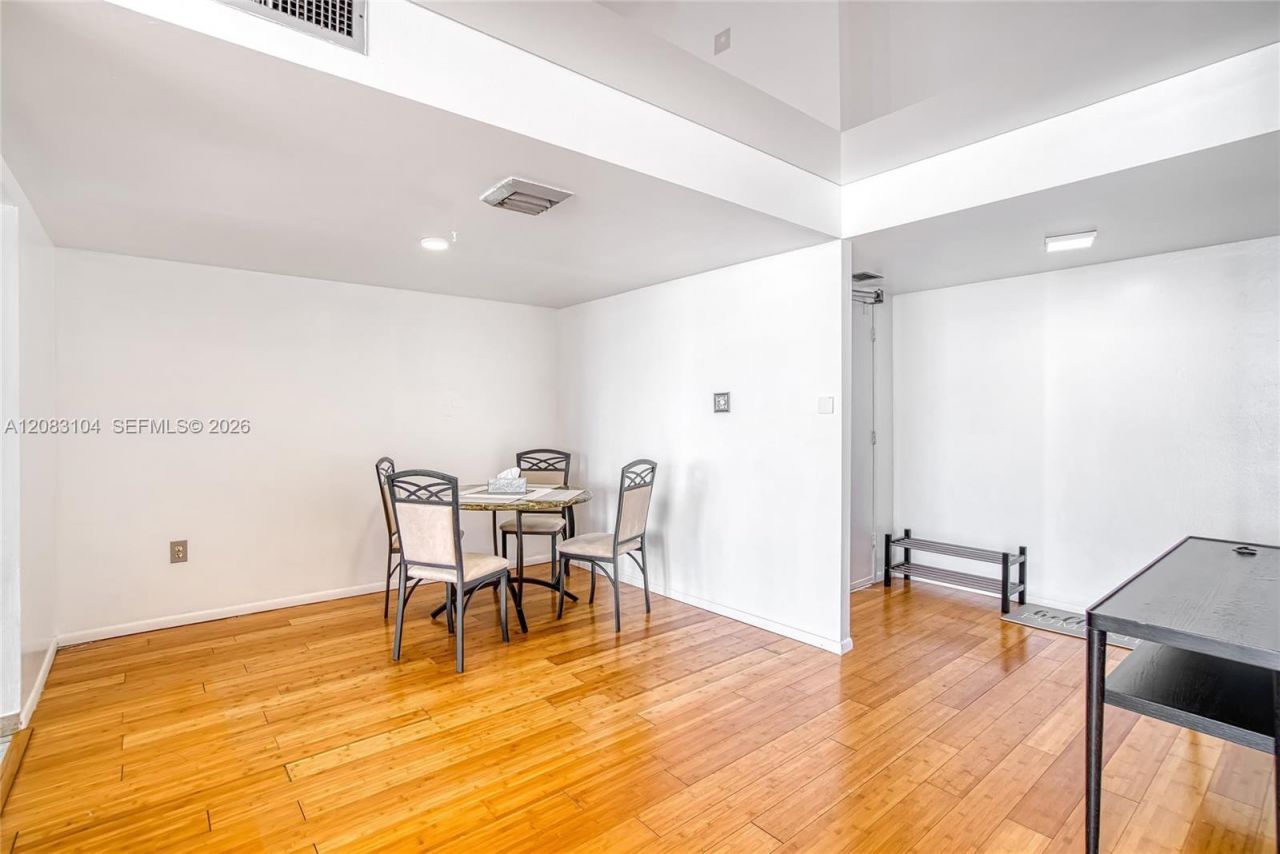 18021 Biscayne Blvd , Unit 1604, Aventura, FL 33160 Photo