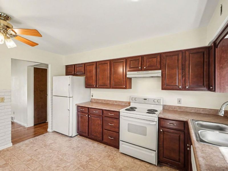6099 Lagrange Lane, Green Township, OH 45239 Photo 10