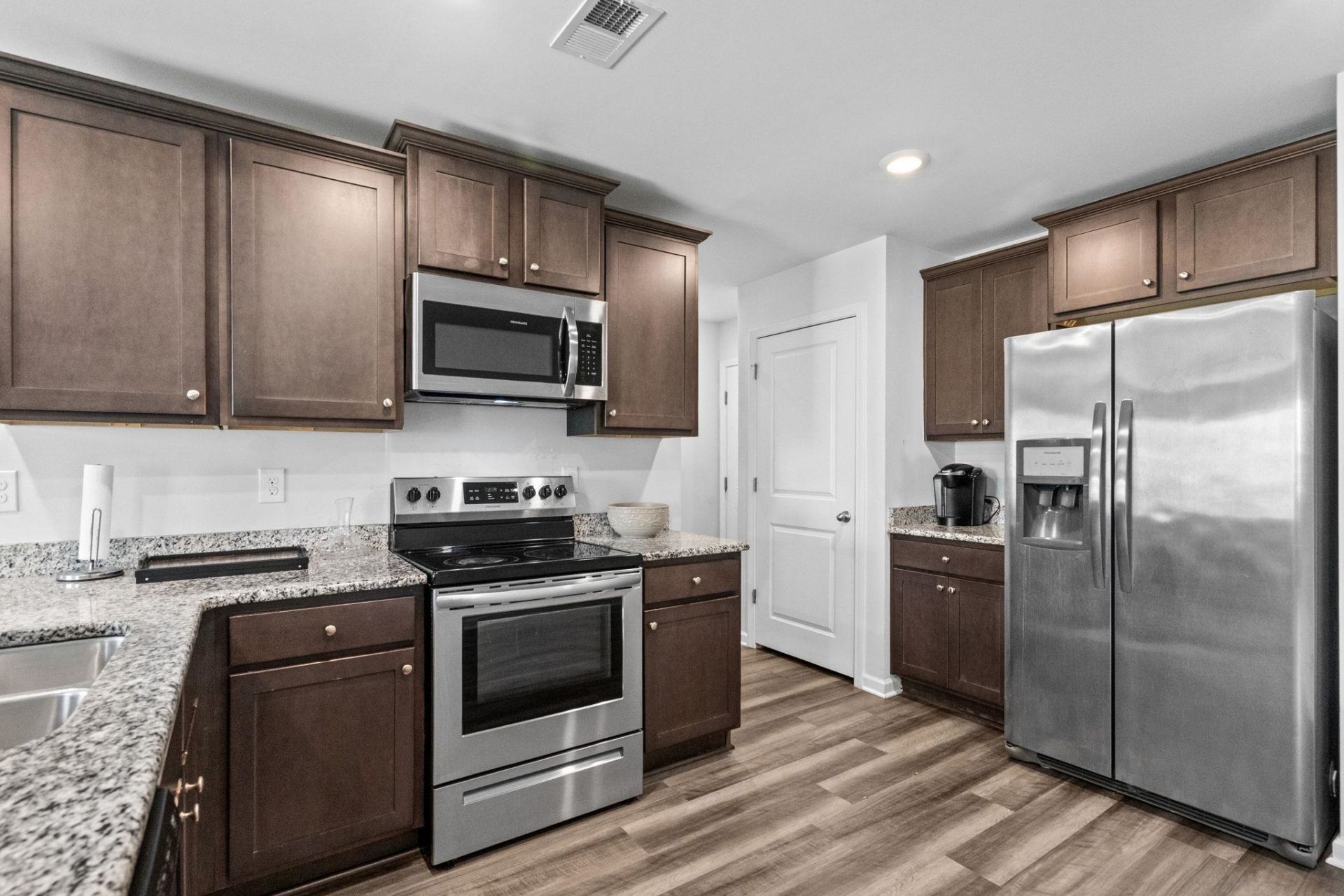 1222 Donald St.  Photo 11