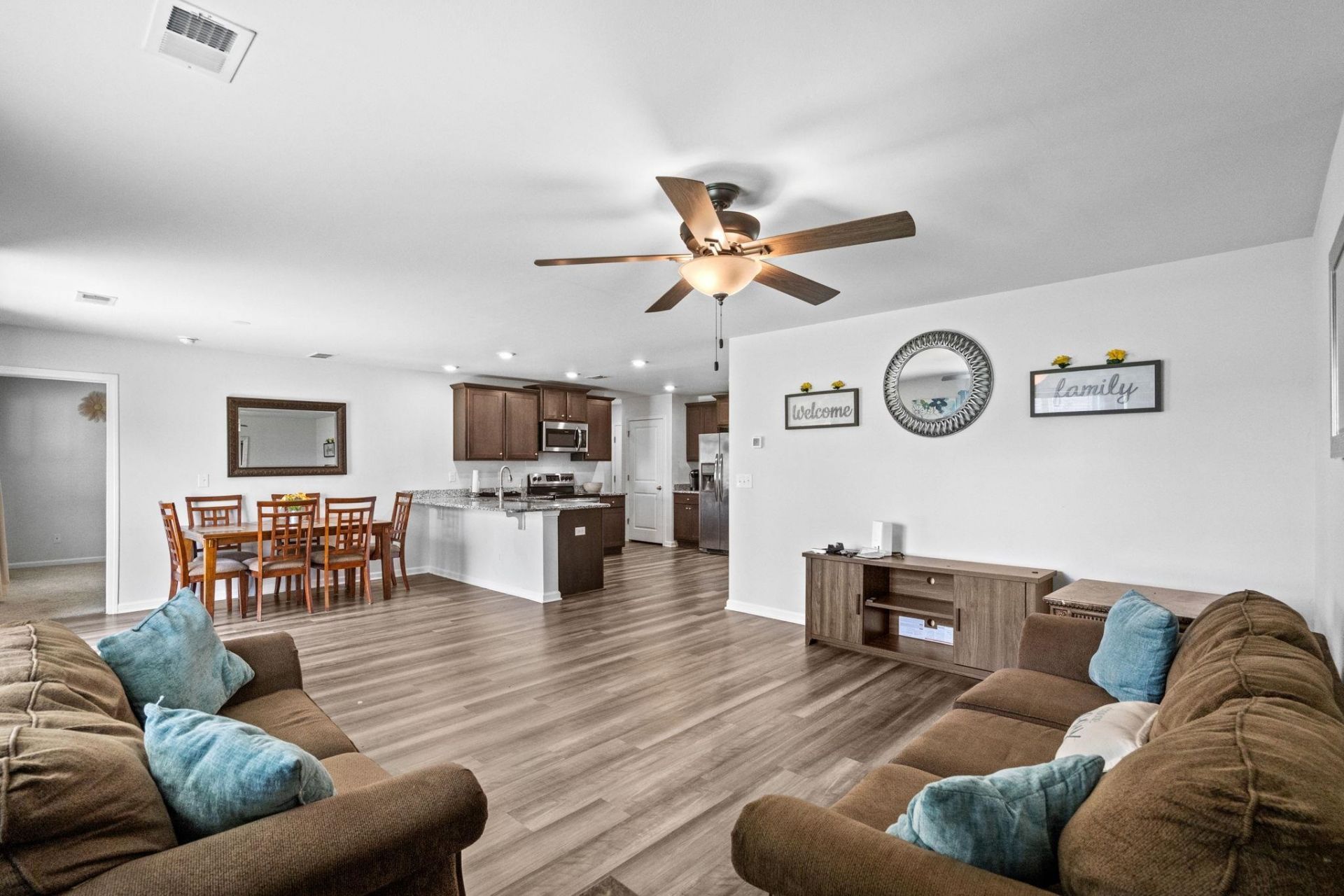 1222 Donald St.  Photo 4