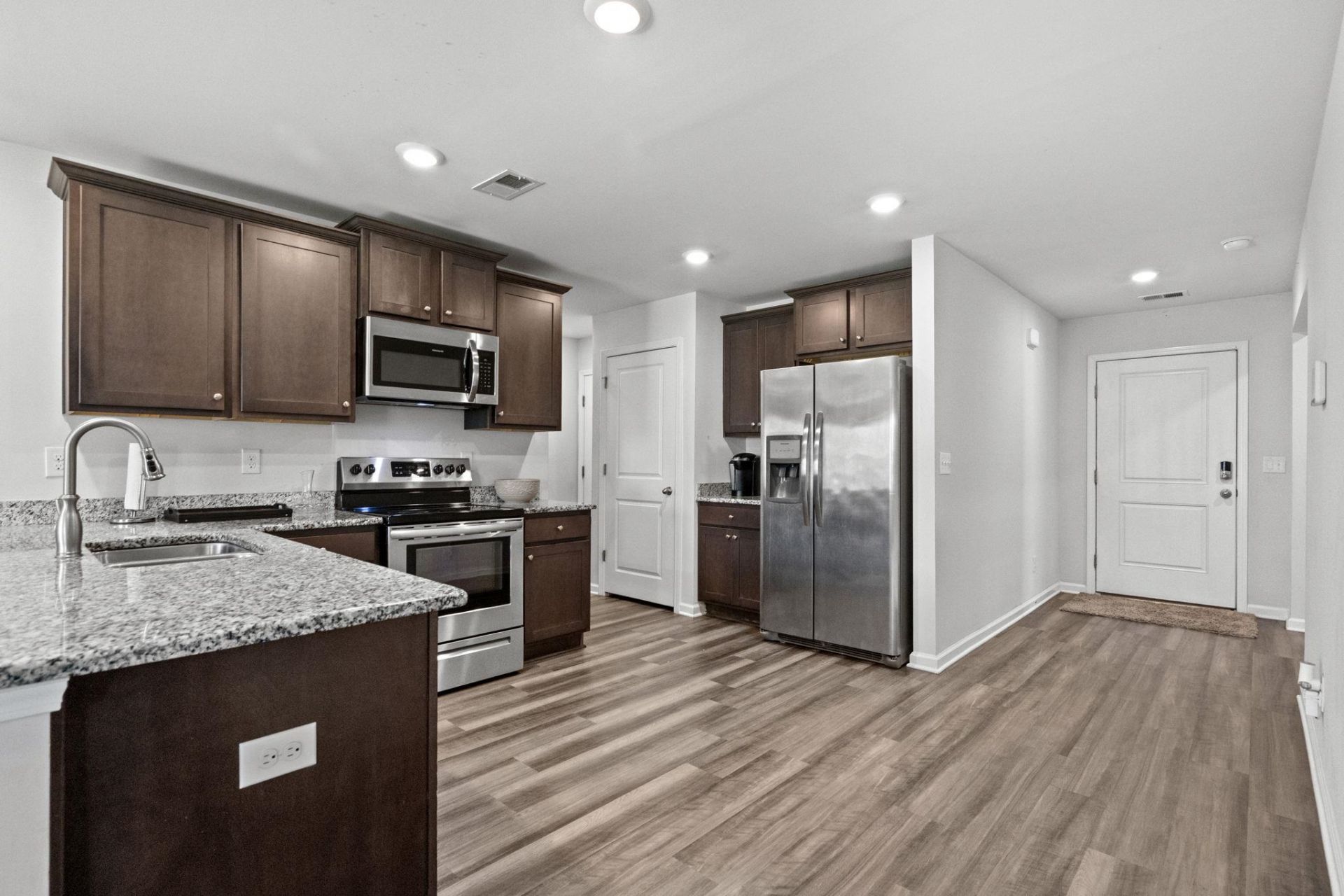 1222 Donald St.  Photo 8