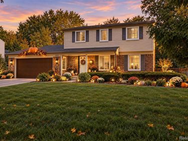 2032 Kristin Drive, Troy, Mi 48084