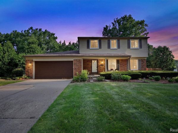 2032 Kristin Drive, Troy, Mi 48084