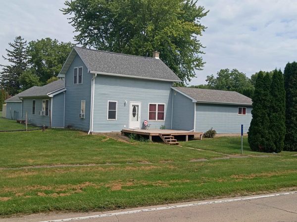 5933 N Stagecoach Trail, NORA, IL 61059
