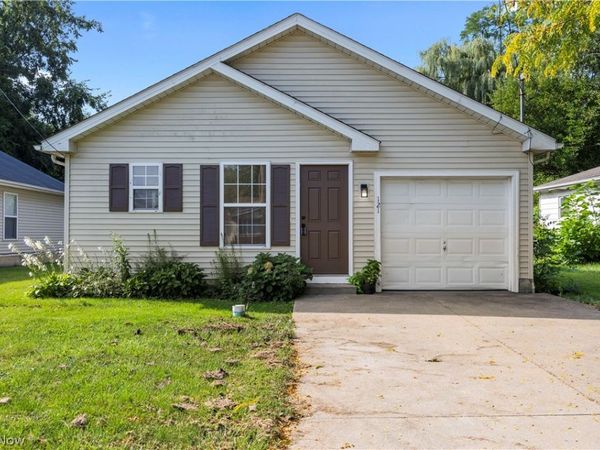 121 Parmely Avenue , Elyria, OH 44035