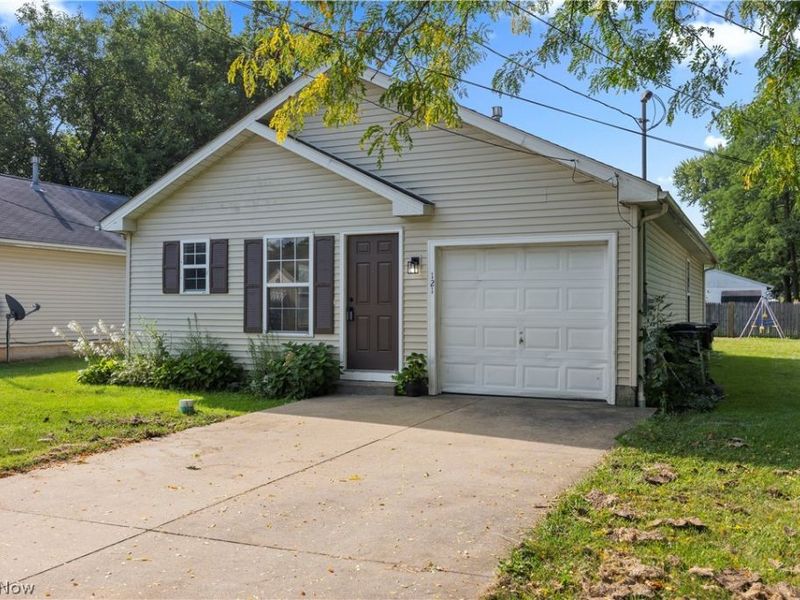 121 Parmely Avenue, Elyria, OH 44035 Photo 2