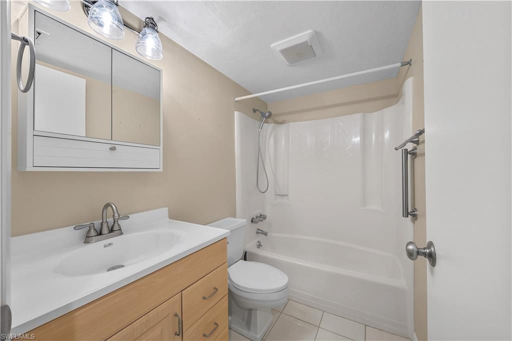 1004 Manatee Rd , Unit H206, Naples, FL 34114 Photo