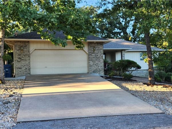 19 Dunvegan Drive , Bella Vista, AR 72715