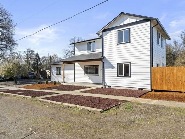 141 NE D St, Willamina, OR 97396