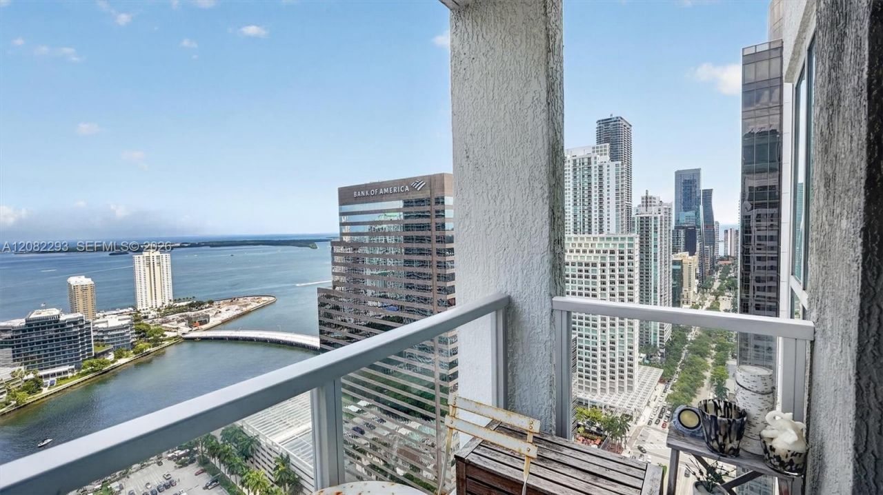 500 Brickell Ave , Unit 4102, Miami, FL 33131 Photo