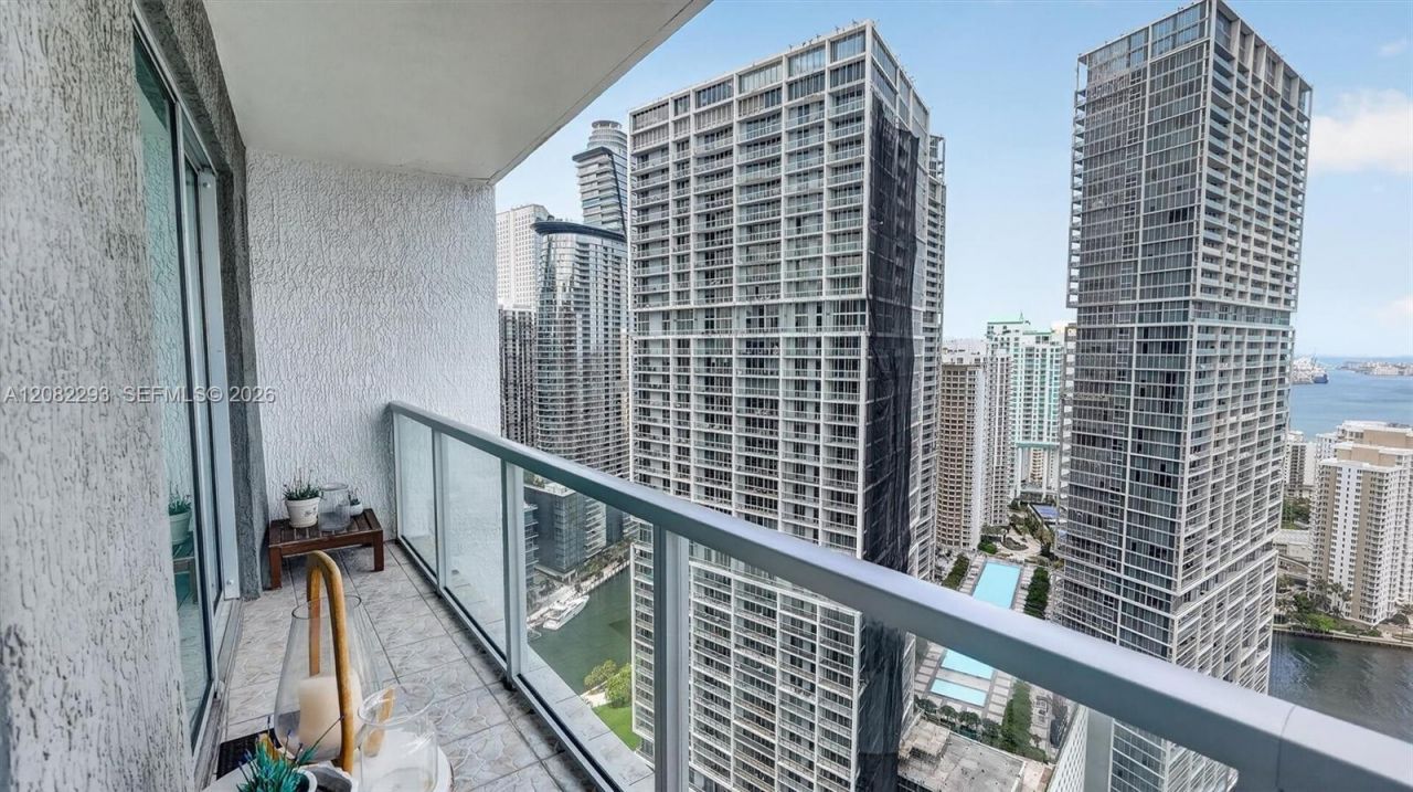 500 Brickell Ave , Unit 4102, Miami, FL 33131 Photo