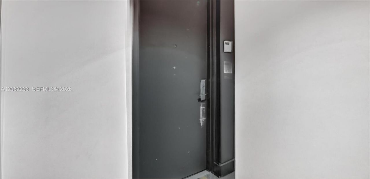 500 Brickell Ave , Unit 4102, Miami, FL 33131 Photo