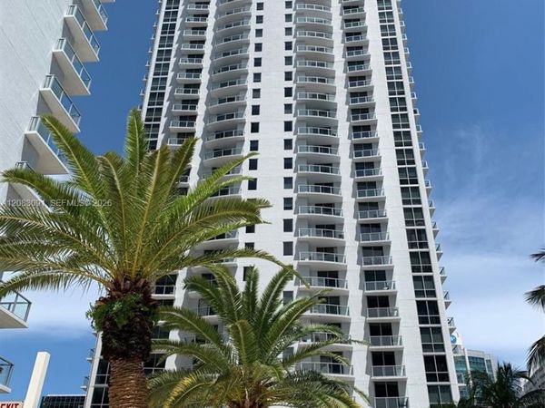 1060 Brickell Ave, Unit 1713, Miami, FL 33131