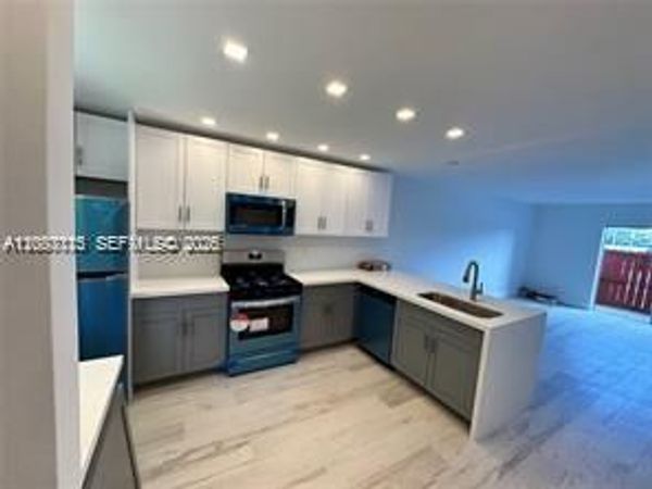 8600 SW 67th Ave, Unit 906, Pinecrest, FL 33156