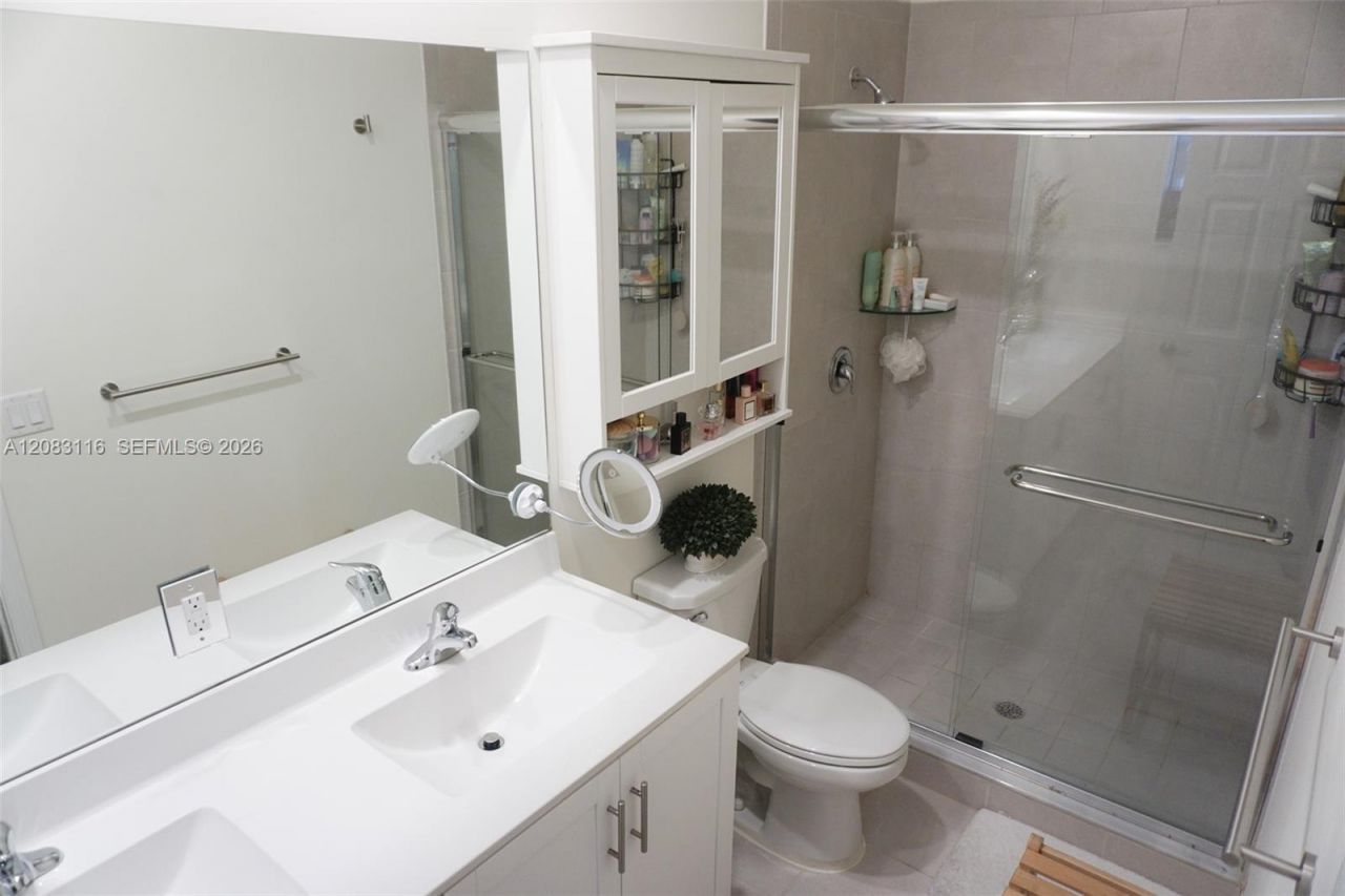 10589 W 32nd Ln, Hialeah Gardens, FL 33018 Photo