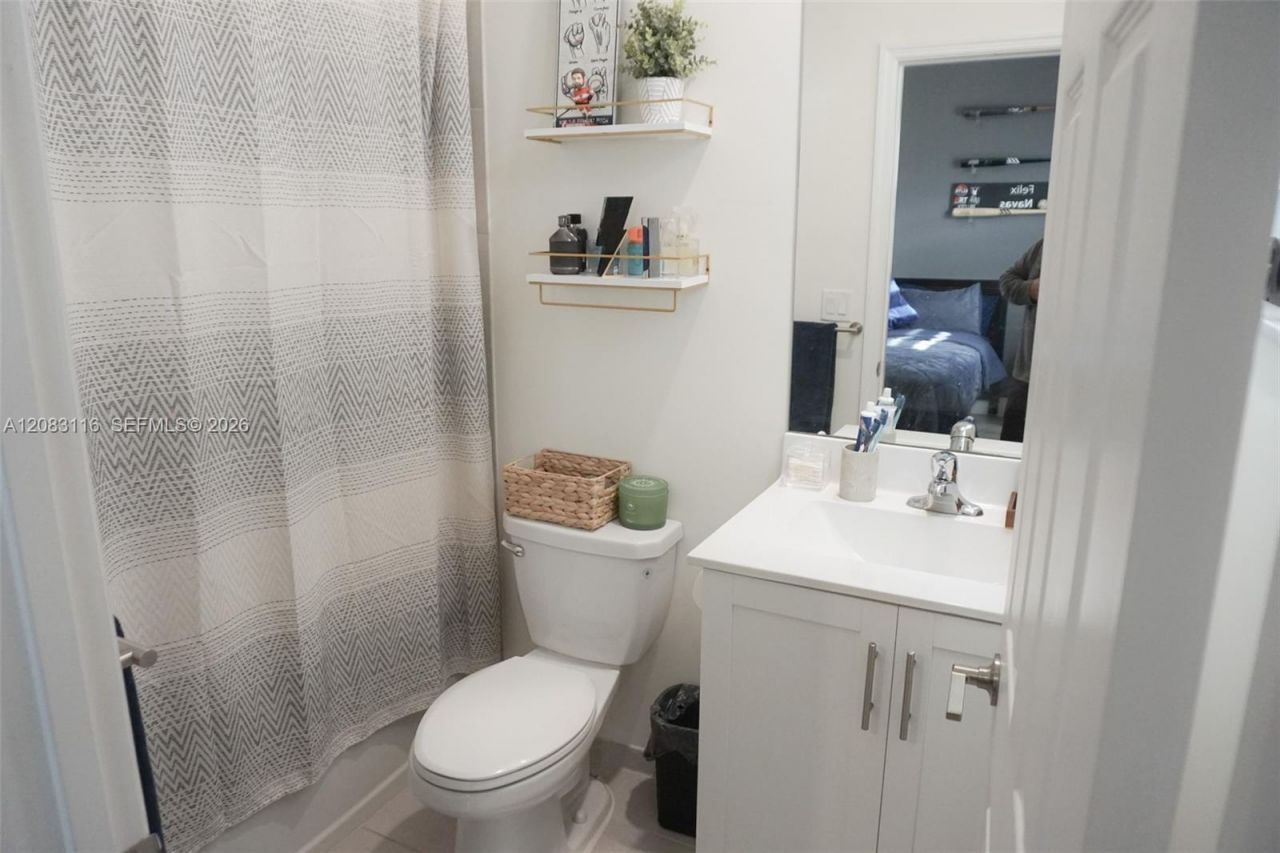 10589 W 32nd Ln, Hialeah Gardens, FL 33018 Photo