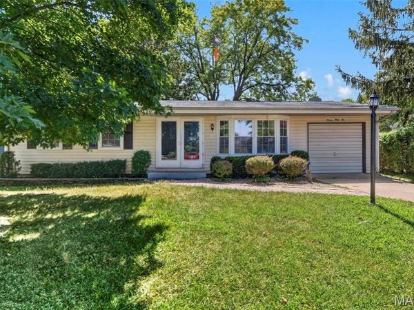 1132 Burgundy Lane, Ballwin, MO 63011
