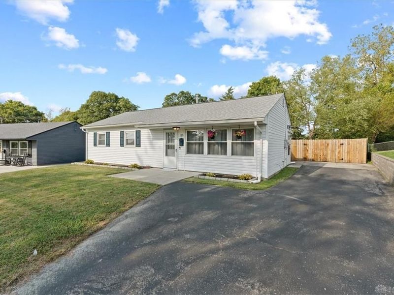 125 E Doris Drive, Fairborn, OH 45324 Photo 3