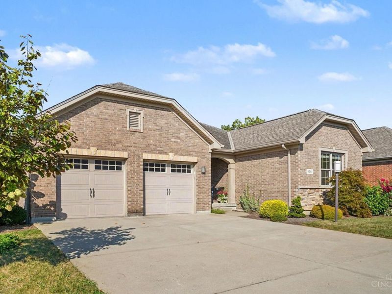 8261 Whispering Valley Drive, Colerain Township, OH 45247 Photo 2