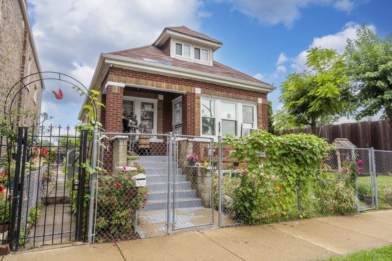 2249 S Hamlin Avenue, Chicago, IL 60623 Main Photo