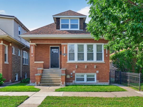5755 W Eddy Street , Chicago, IL 60634