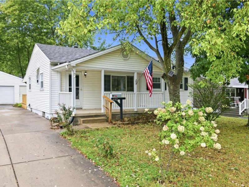 682 Burdie Drive, Hubbard, OH 44425 Photo 1
