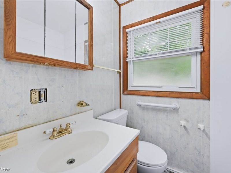 682 Burdie Drive, Hubbard, OH 44425 Photo 18