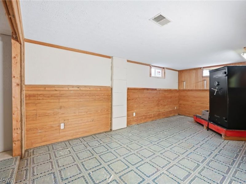 682 Burdie Drive, Hubbard, OH 44425 Photo 19