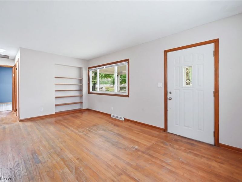 682 Burdie Drive, Hubbard, OH 44425 Photo 5