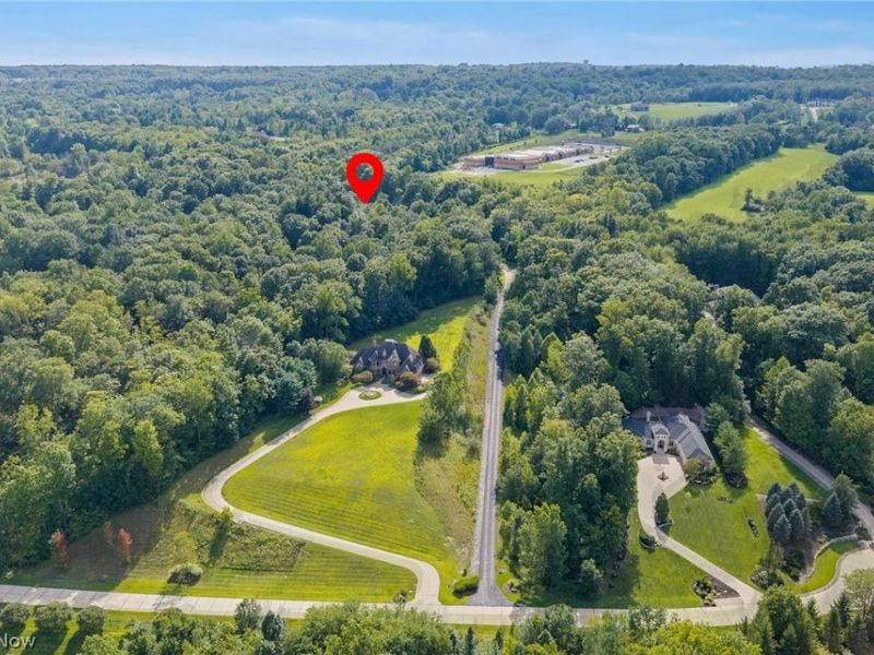 1088 River Woods Drive, Hinckley, OH 44233 Photo 10