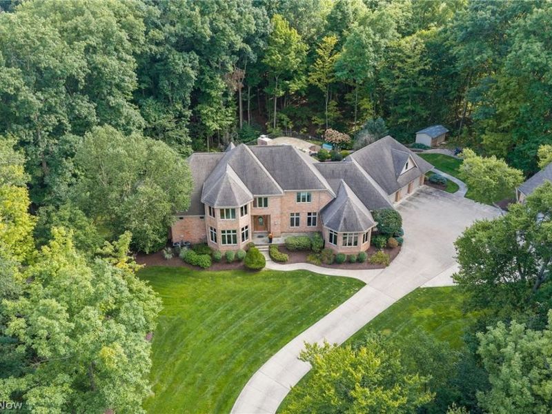 1088 River Woods Drive, Hinckley, OH 44233 Photo 3