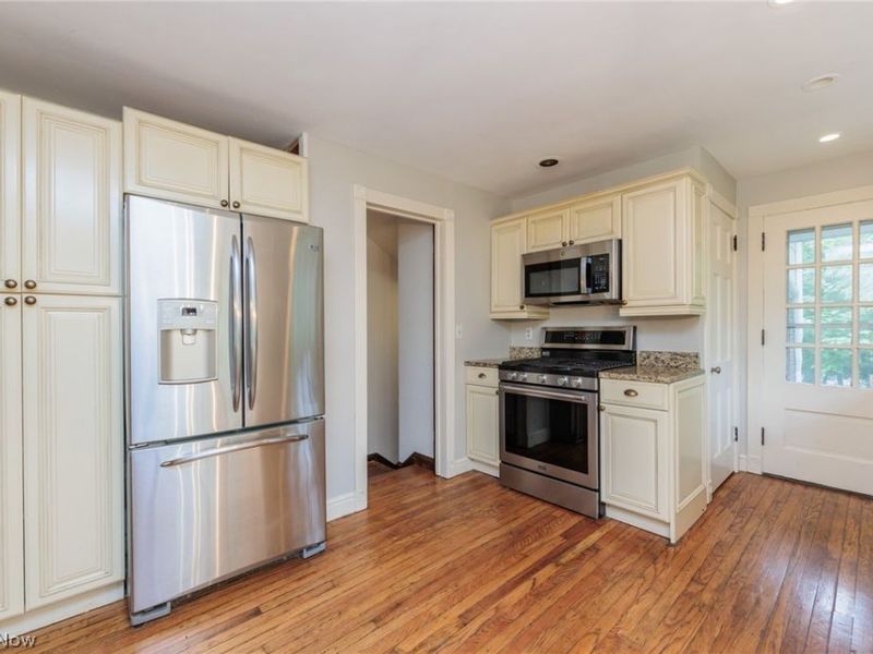 2548 Charney Road, University Heights, OH 44118 Photo 18