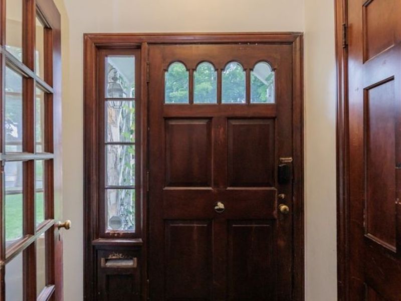 2548 Charney Road, University Heights, OH 44118 Photo 2