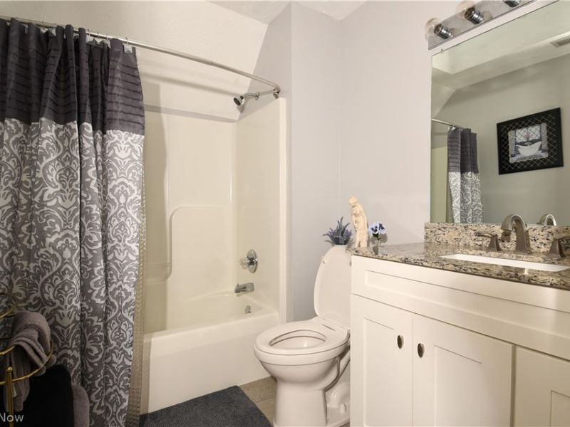 24577 Meadow Lane, Unit 36, Olmsted Falls, OH 44138 Photo 15