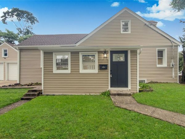 1180 Woodfield Road , Rockville Centre, NY 11570