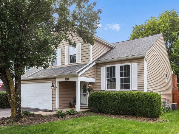 3075 Sun Valley Drive , Pickerington, OH 43147