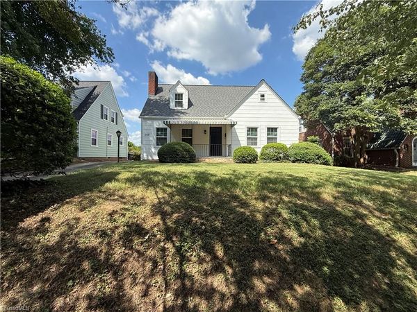 2081 Queen Street , Winston-Salem, NC 27103