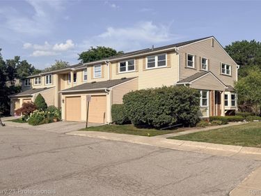 1520 Brentwood Drive, Troy, Mi 48098