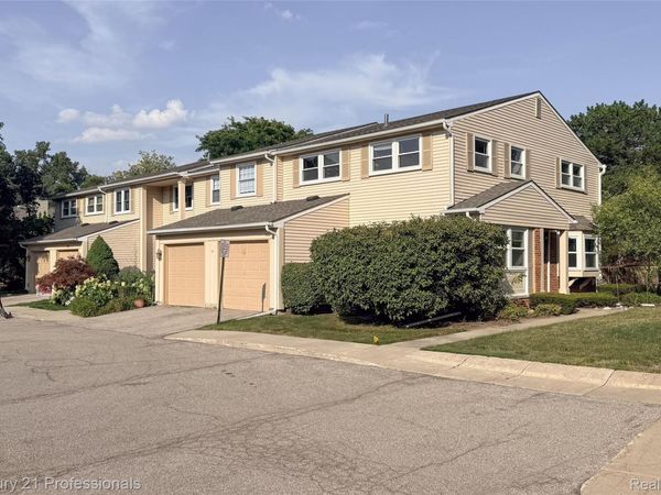 1520 Brentwood Drive, Troy, Mi 48098