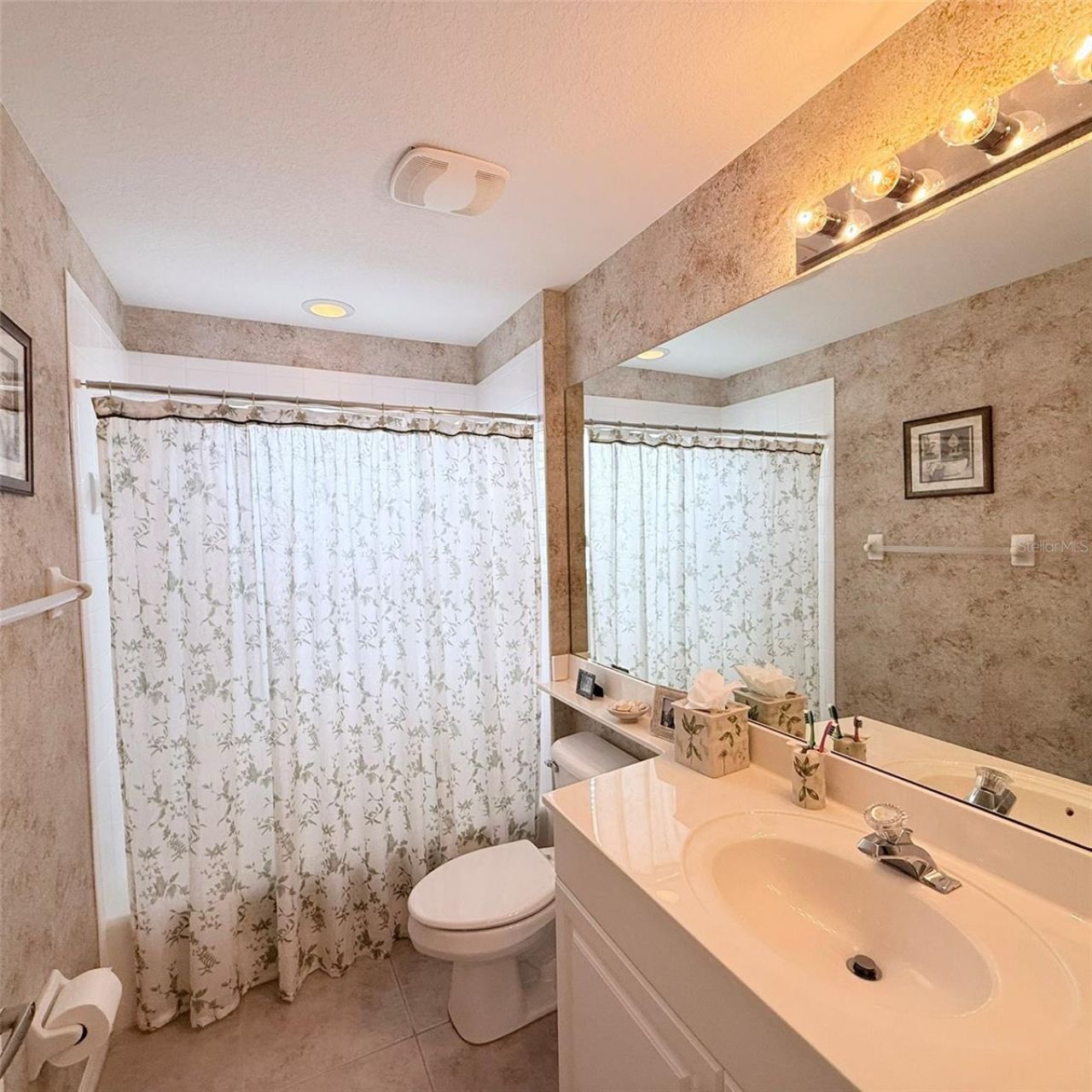 6318 Grand Oak Circle , Unit 201, Bradenton, FL 34203 Photo