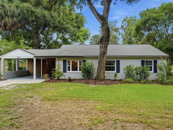 324 W 12TH AVENUE, MOUNT DORA, FL 32757