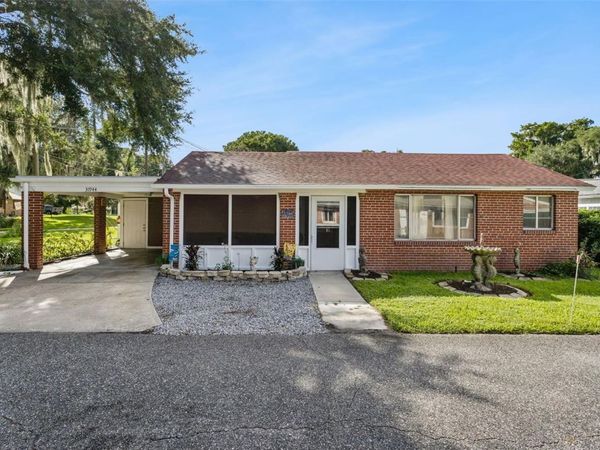 31944 ELIZABETH LANE , TAVARES, FL 32778