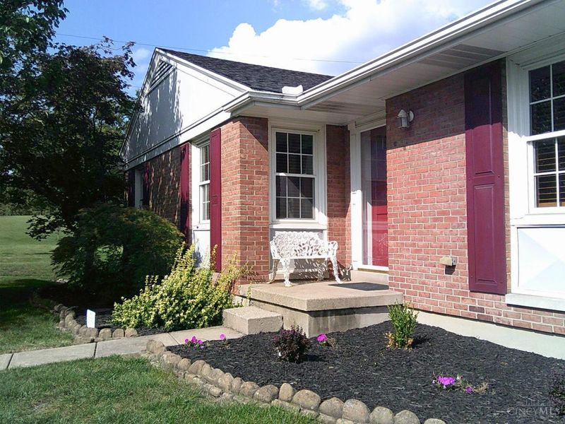 301 Jackson Lane, Middletown, OH 45044 Photo 2